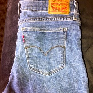 Levi’s mid rise skinny jeans
